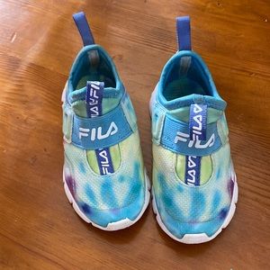 FILA sz 6 toddler shoes